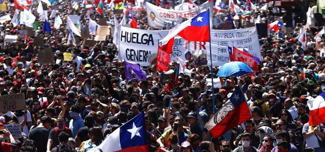 TV8 de Peñalolén: Chile Avanza. Análisis de las moilizaciones, violacionesa los DDHH y criminalización de la protesta Social.