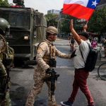 CArrabineros y militares actuando en las calles de Santiago