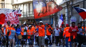 Portuarios con barricadas inician paro nacional por el envío de Piñera del 10% al TC