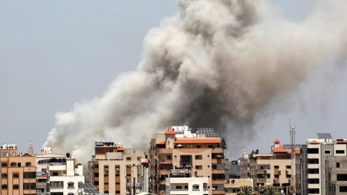 El Gabinete israelí aprueba un alto el fuego con la Franja de Gaza tras 11 días de hostilidades que dejaron cientos de víctimas mortales