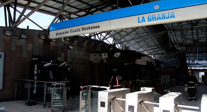 Tribunal absuelve por falta de pruebas a acusados de incendiar la estación La Granja del Metro