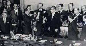 Nuevos cables de la CIA revelan dinero encubierto para una radio, El Mercurio y la DC