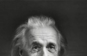 ¿Por qué el socialismo?  por Albert Einstein