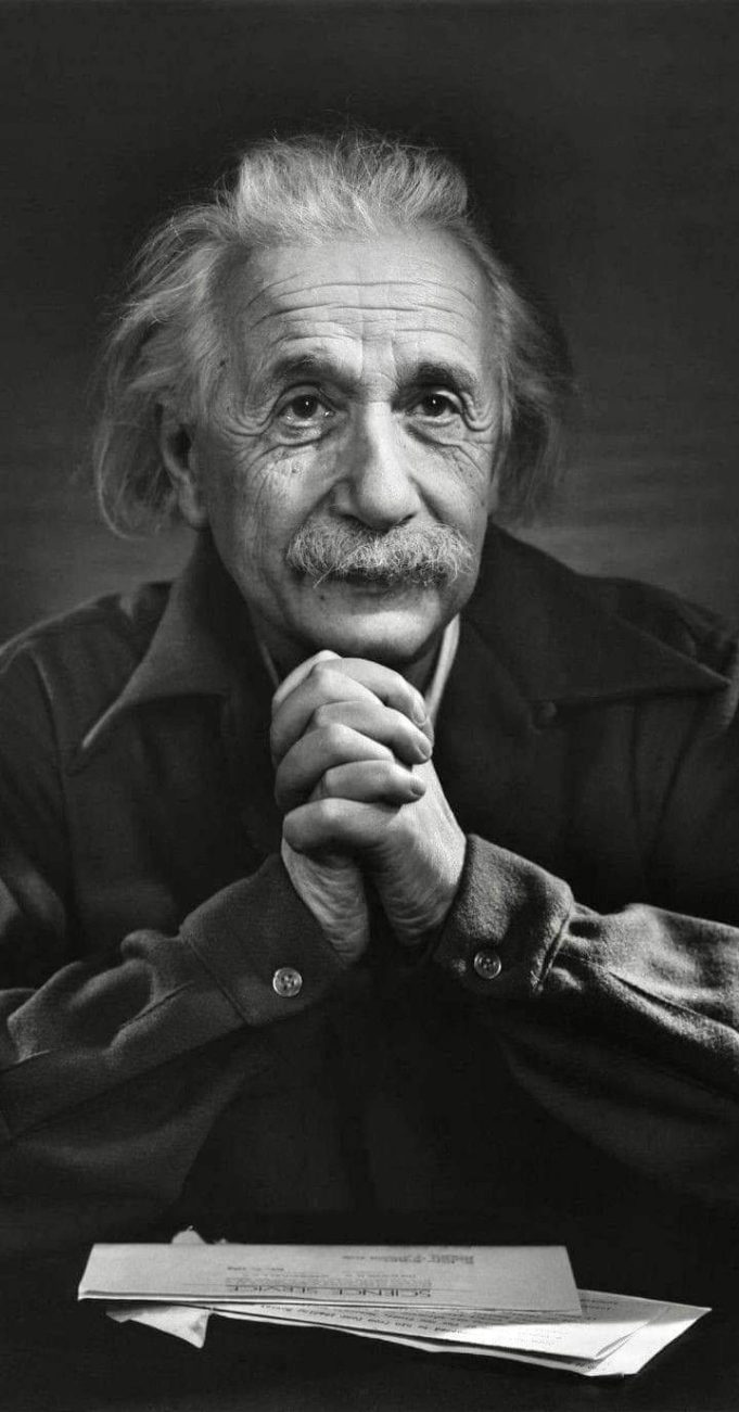 ¿Por qué el socialismo? por Albert Einstein