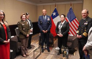 Organizaciones populares declaran presencia non grata en Chile a autoridades del Comando Sur de los EEUU