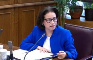 ANEF Aysén denuncia persecución política tras desvinculación de periodista Paulina Schwaner