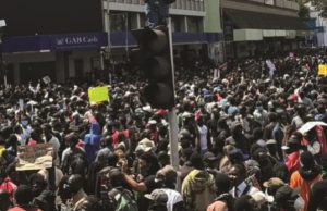 KENIA – La ira estalla de nuevo en una nueva ola de protestas antigubernamentales