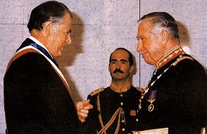 Democracia de cartón y neoliberalismo blindado en Chile postdictadura