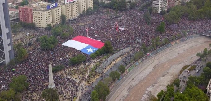 ¡O se está con el pueblo, o se está contra el pueblo! ¡No hay punto medio! ¡No hay neutralidad posible!