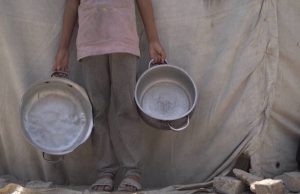 Diez palestinos mueren de inanición en Gaza al tiempo que las fuerzas armadas israelíes matan a 76 personas en las últimas 24 horas