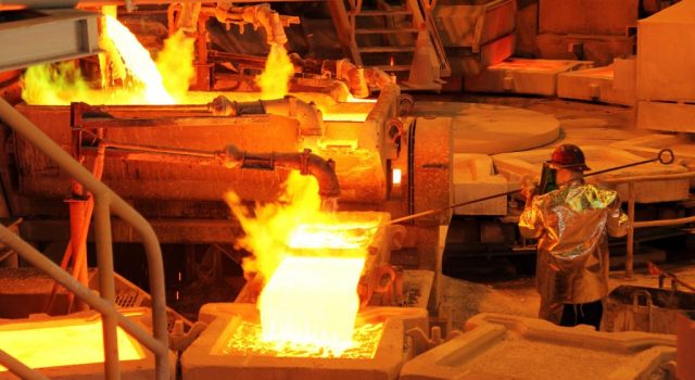 Ver: Columna de Celso Calfullan «No a la privatización de Codelco»