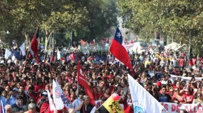 Ver: «Demandas del Pueblo Chileno» con Patricio Guzmán S.