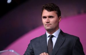 Muerte del demagogo reaccionario Charlie Kirk: ¡la atención debe centrarse en el sistema capitalista!