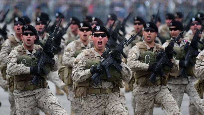 Las glorias del Ejército son las derrotas del pueblo
