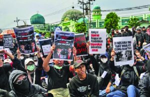 INDONESIA – La ira se intensifica en la ola de protestas tras la muerte de un trabajador a manos de la policía