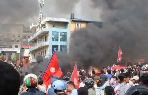 Protestas masivas derrocan al primer ministro de Nepal