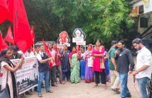 India: Trabajadores de la construcción protestan en Pune por la interrupción de las prestaciones de la seguridad social