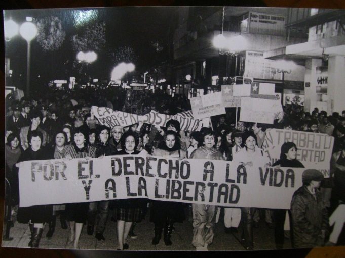 «La dictadura no fue derrotada con un lápiz» con Rafael Montecinos conduce Patricio Guzmán S.
