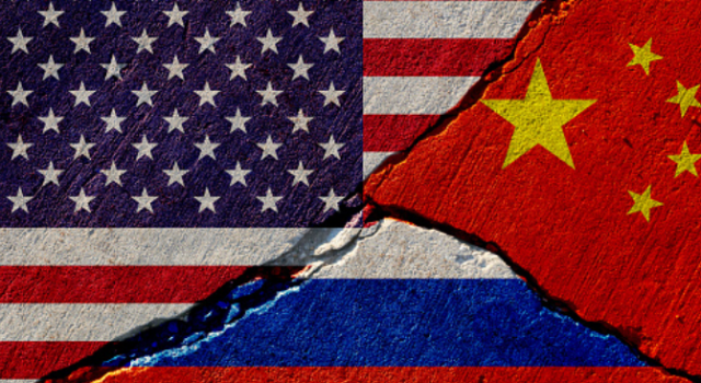 Ver: «Nuevamente la guerra fría» con Patricio Guzmán S.