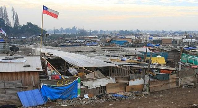 CONTRA LA FALTA DE VIVIENDAS EN CHILE