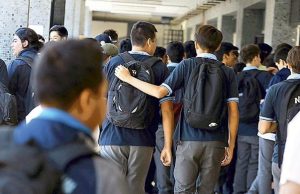 Chile – Apoderados denuncian aplicación masiva e irregular de Aula Segura a más de 70 estudiantes del Liceo 7 de Ñuñoa