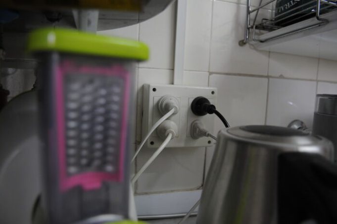 Argentina – Gobierno oficializó la suba en energía y gas y dolarización de las tarifas de la luz
