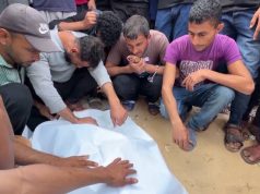 Israel continúa violando el alto el fuego en Gaza al tiempo que la Fundación Humanitaria de Gaza cierra sus centros de ayuda denunciados como “trampas mortales”