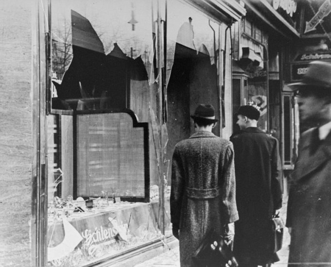 Kristallnacht – Noche de los Cristales Rotos