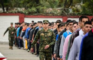 ¿Educación o Servicio Militar?