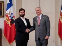 Chile – ¿POR QUÉ EL OFICIALISMO CULPA AL EMPEDRADO?