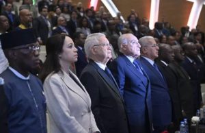 Argelia lidera el «gran juicio» de África contra el colonialismo francés