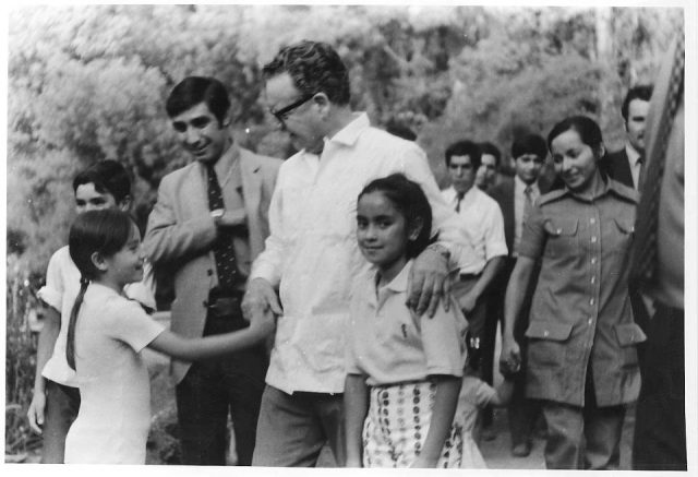 salvador-allende y niños