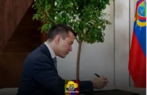 Con el país en llamas, Noboa viaja a Davos para hablar de seguridad