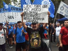 “En plena ofensiva, el modelo de Milei es frágil”