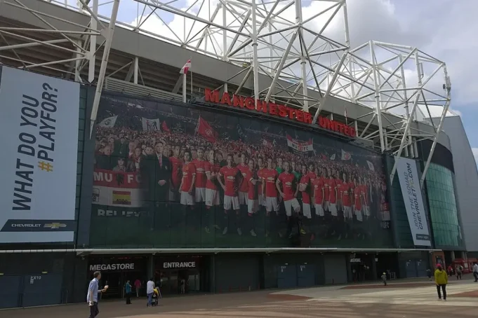 Manchester United: Fundado por inmigrantes, arruinado por multimillonarios