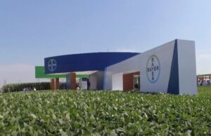 ODECU exige a Bayer aplicar en Chile millonario acuerdo por daños de herbicida alcanzado en EEUU