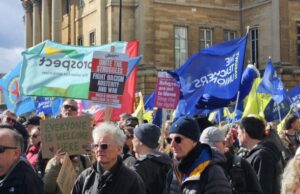 Cientos de miles de personas participan en la manifestación «Juntos» contra la extrema derecha en Londres