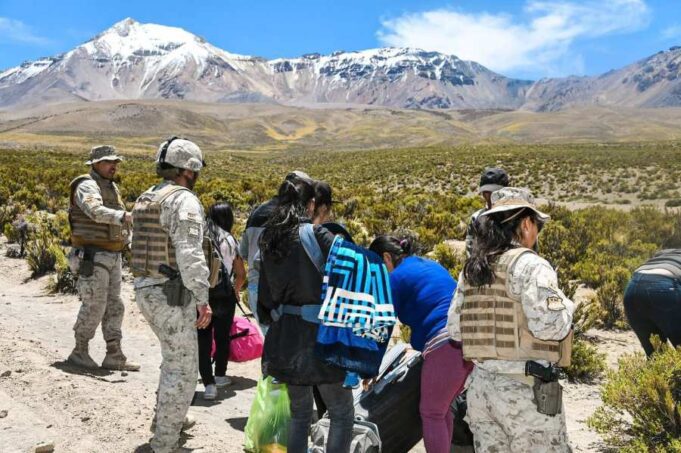 De la fiscalización a la frontera: la represión migratoria en Chile. Por Eduardo Cardoza y María Emilia Tijoux