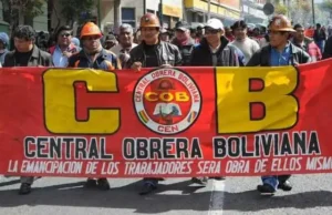 Bolivia: La toma de La Paz – El ejército rodeado en la plaza Murillo, sin salida y con miedo