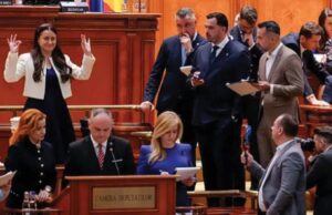 RUMANIA – El gobierno se derrumba, la austeridad continúa