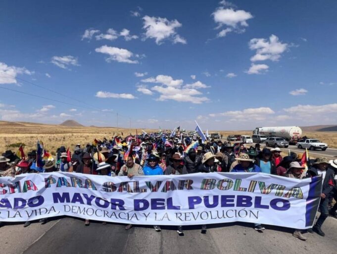 Ver: Bolivia, Revolución en marcha – Columna de Patricio Guzmán S.