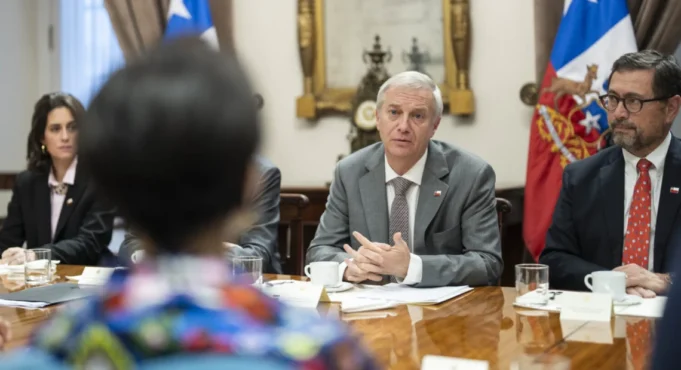 CAE, deuda y neoliberalismo: la lectura de Gómez Leyton sobre el conflicto que reabre el gobierno