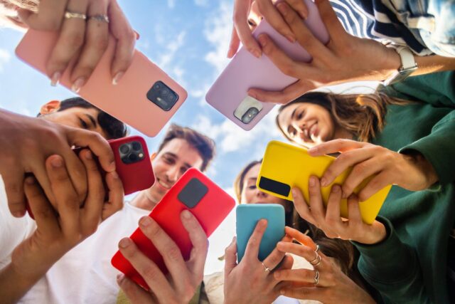 celulares redes sociales