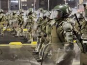 Chile – Reprimen a estudiantes durante paro nacional contra recortes sociales de Kast