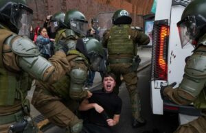 Más de 150 académicos de la Universidad de Chile, incluyendo Premios Nacionales, condenan represión estudiantil y exigen diálogo social