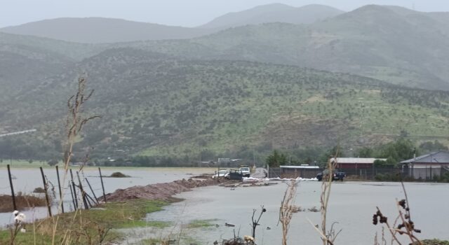 Ver: Columna de Hugo Rodriguez. ¿INUNDACIONES SIN LUZ Y SIN AGUA ES SOLO CULPA DE LA LLUVIA?