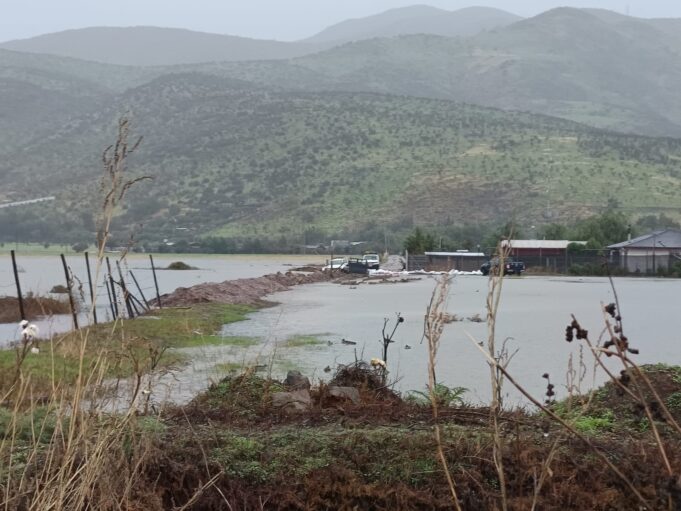 Ver: Columna de Hugo Rodriguez. ¿INUNDACIONES SIN LUZ Y SIN AGUA ES SOLO CULPA DE LA LLUVIA?
