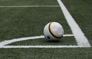Réquiem por la pelota: cómo la FIFA privatizó nuestra última trinchera emocional