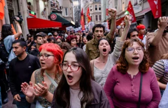 La generación Z no es apática, perdió la fe en las promesas del capitalismo