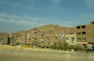 Trabajo infantil en condiciones deplorables, luchas contra los desahucios, corrupción en el ejército, economía débil: la vida es intolerable para las masas egipcias